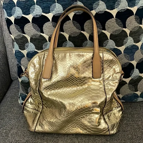 Guess Purse - Picture 2 of 4